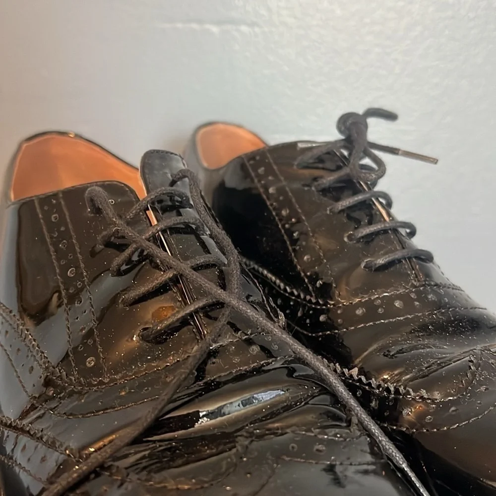 J.Crew Ludlow tuxedo oxfords in patent leather, color is black, size 8 1/2
